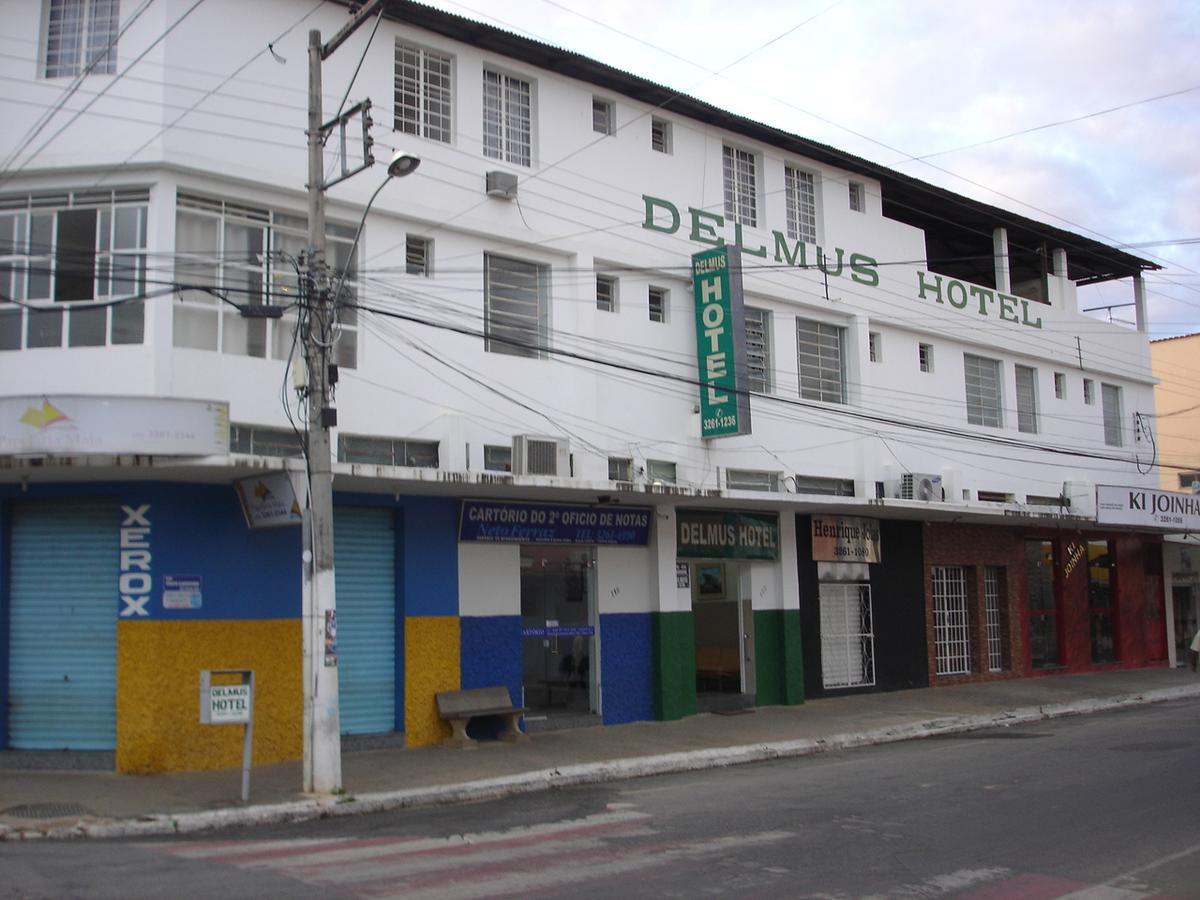 Delmus Hotel Conselheiro Pena Exterior foto